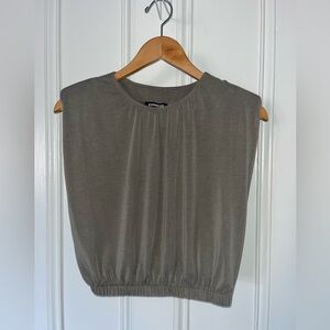 Silky sueded jersey cropped padded shoulder top